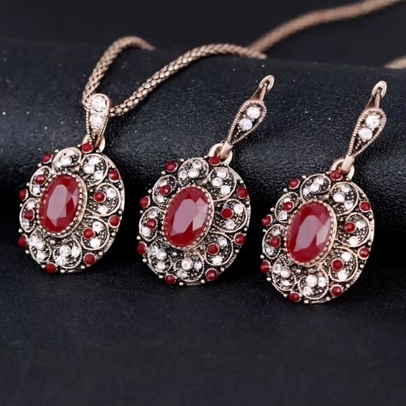 🔹️NIB Wine Red & Rhinestone Earring & Necklace Set - Picture 1 of 12